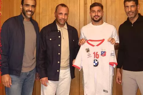 بعد 17 عاما في إنجلترا.. سام مرسي ينضم إلى نادي الكويت رسميًا